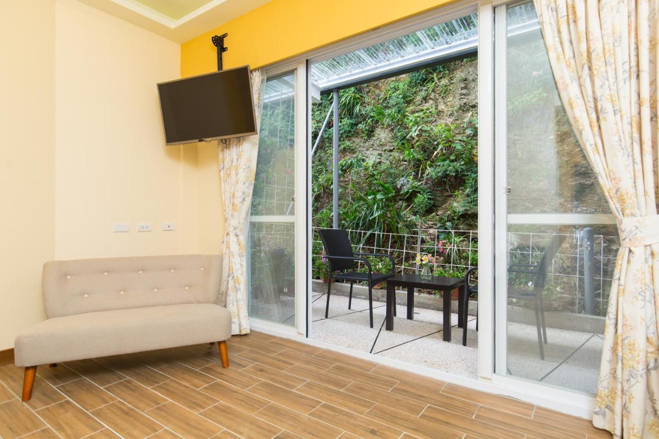 Iris Farmhouse ريناي المظهر الخارجي الصورة